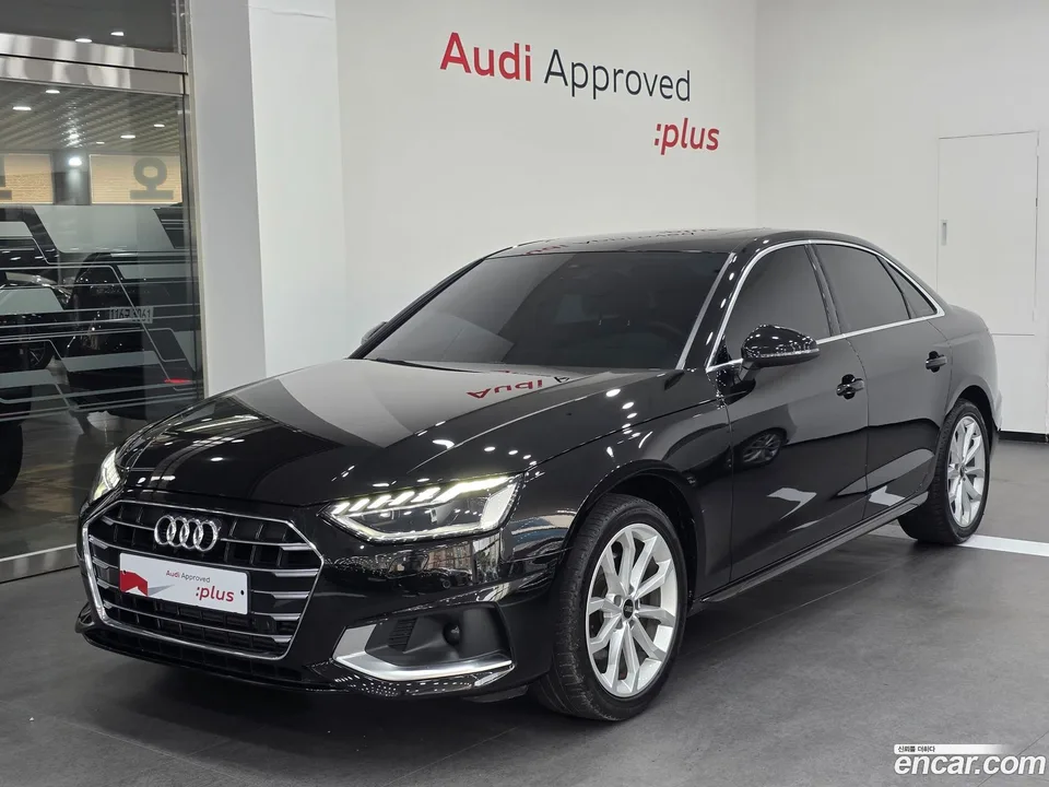 Audi A4 40 TFSI 2023 — photo 1, buy with delivery to Moscow