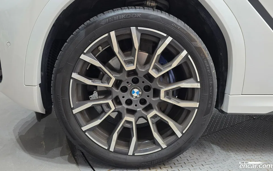 BMW X6 xDrive40i M 2024 — миниатюра 2