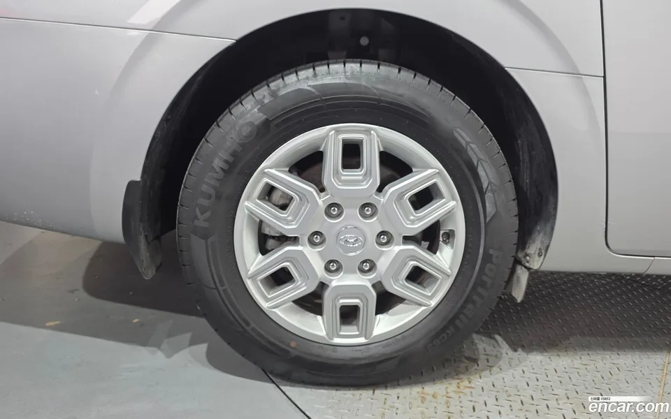 Hyundai Staria 4WD 9 2022 — thumbnail 2