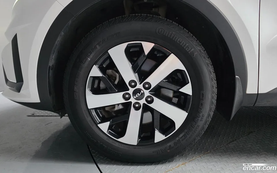 Kia Sorento 2.5T 4WD 2023 — thumbnail 2