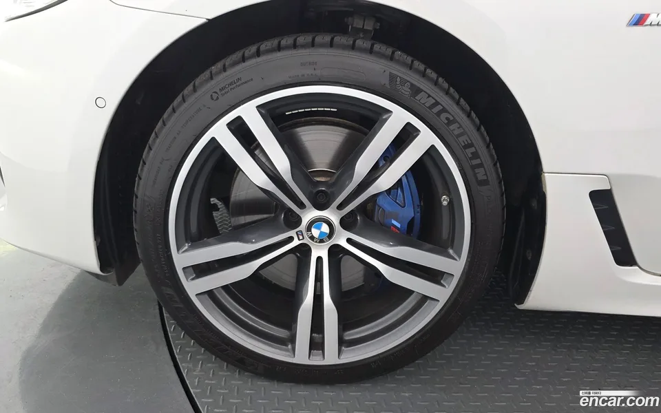 BMW 6 Series GT 630i xDrive M 2022 — миниатюра 2