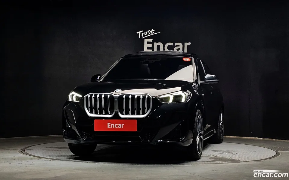 BMW X1 xDrive 20i M 2025 — thumbnail 3