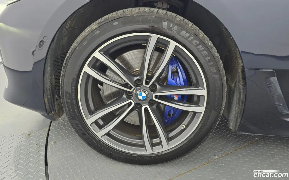 BMW 6 Series GT 620d M 2022 — thumbnail 2