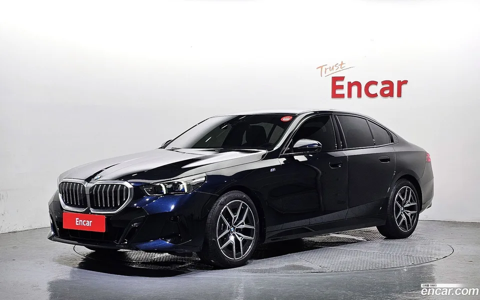 BMW 5 Series 520i M 2024 — photo 1, buy with delivery to Moscow