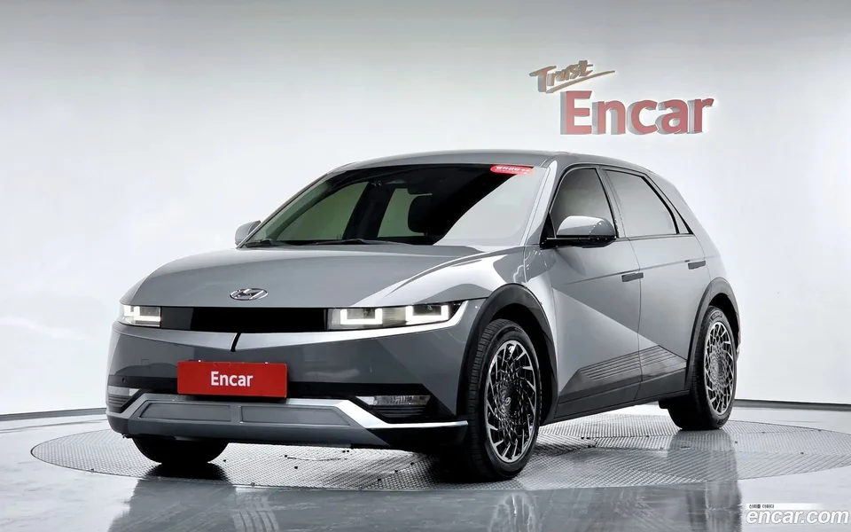 Hyundai Ioniq 5 AWD 2022 — photo 1, buy with delivery to Moscow