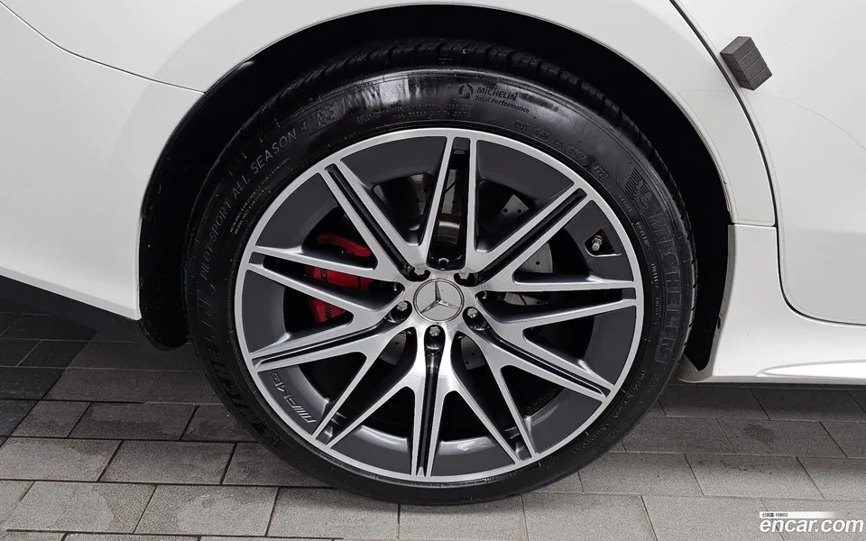 Mercedes-Benz AMG GT 4 43 4MATIC+ 2023 — thumbnail 2
