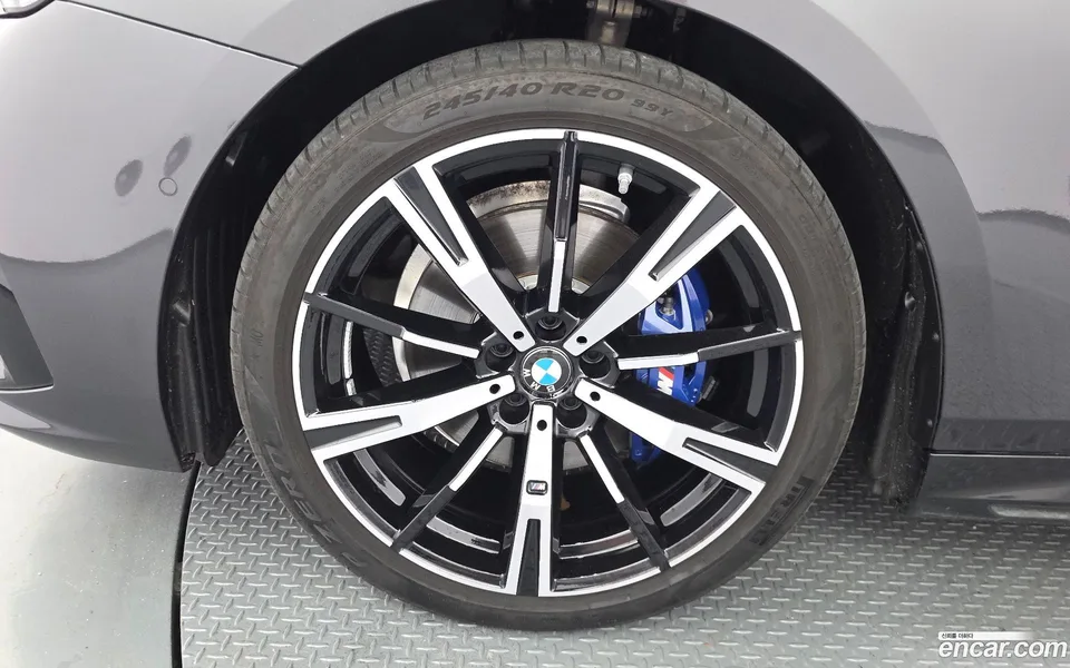 BMW 5 Series 530i xDrive M 2024 — thumbnail 2