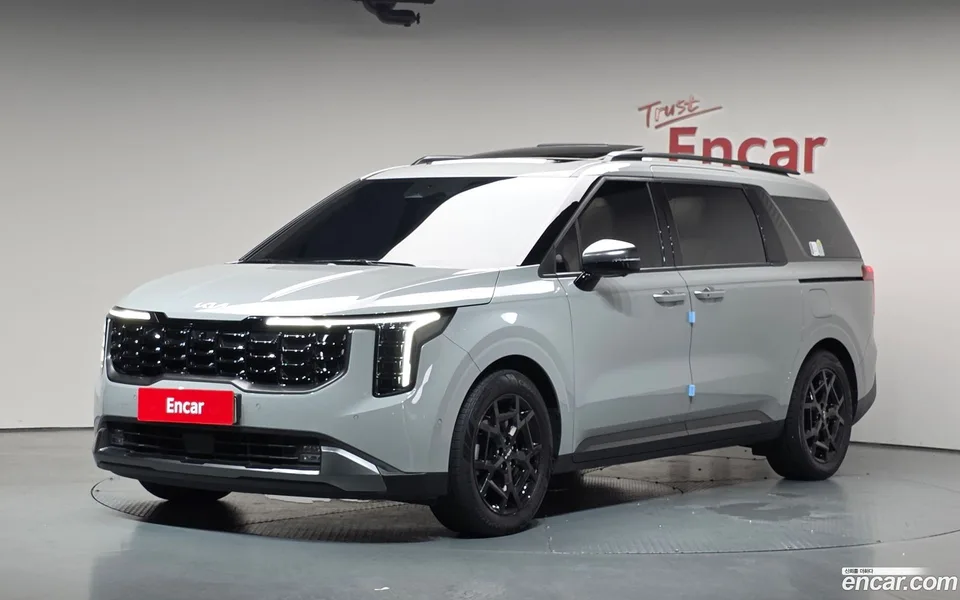Kia Carnival 7 2024 — photo 1, buy with delivery to Moscow
