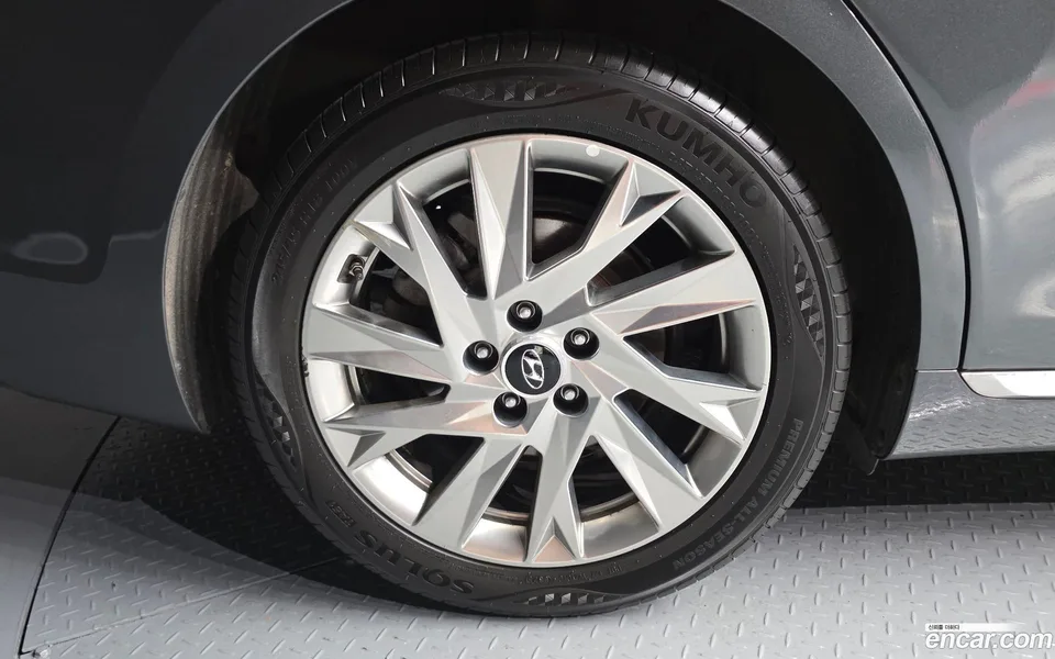 Hyundai Grandeur IG Hybrid 2022 — thumbnail 2