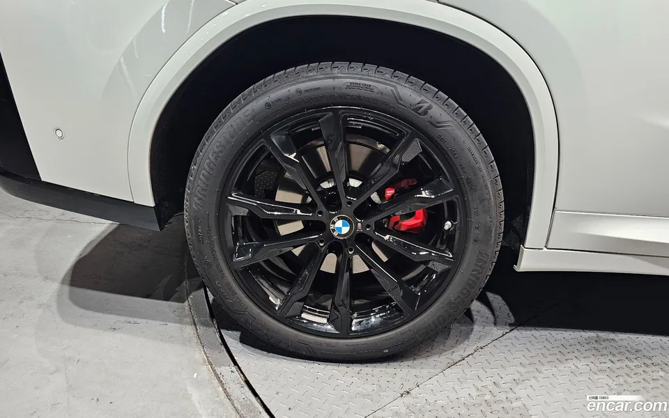 BMW X4 xDrive20i M 2025 — thumbnail 2