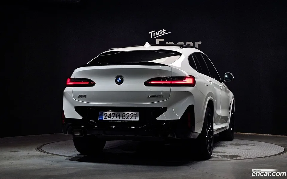 BMW X4 xDrive20i M 2025 — thumbnail 4