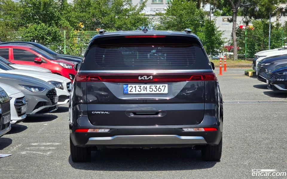 Kia Carnival 7 2022 — thumbnail 4