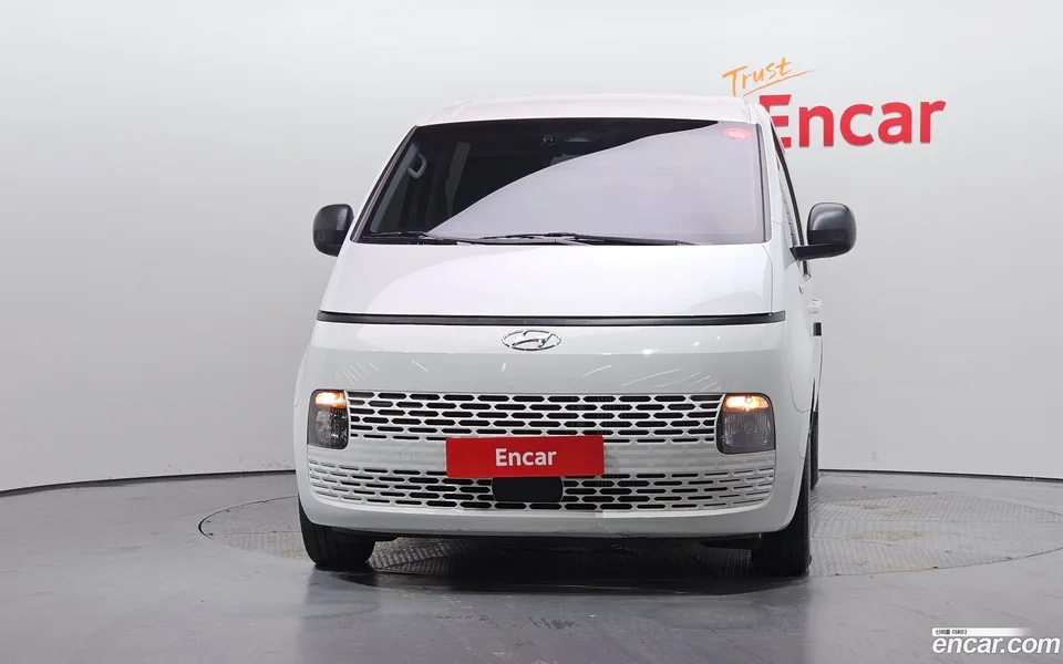 Hyundai Staria 5 2023 — thumbnail 3