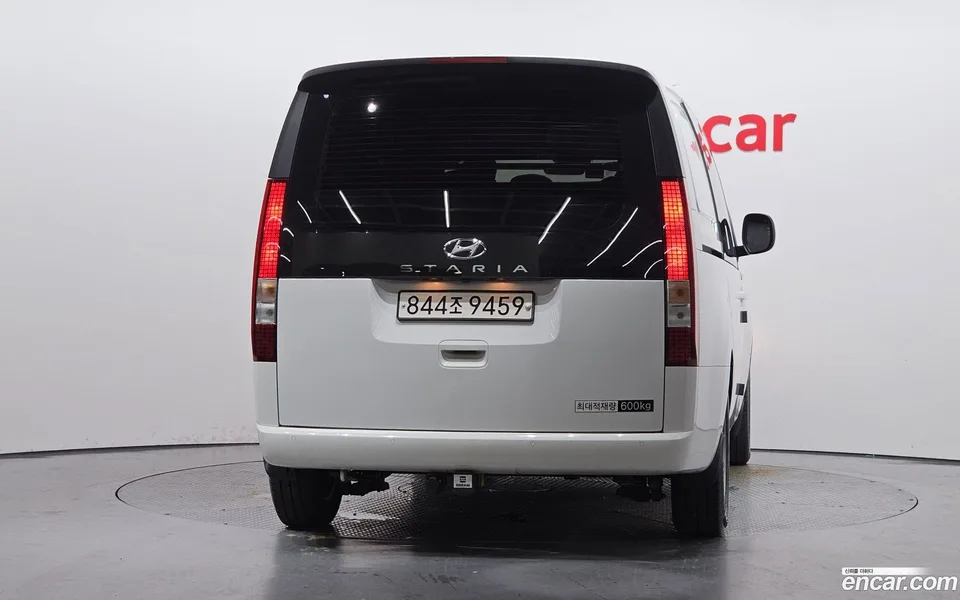 Hyundai Staria 5 2023 — thumbnail 4
