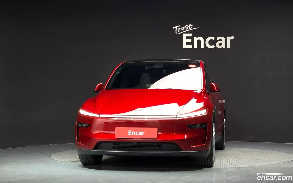 Tesla Model Y AWD 2025 — thumbnail 3
