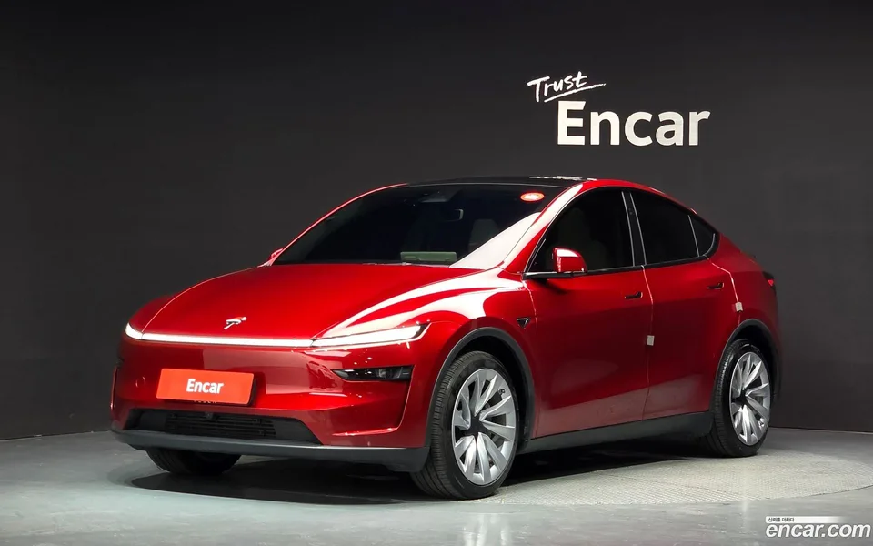 Tesla Model Y AWD 2025 — photo 1, buy with delivery to Moscow