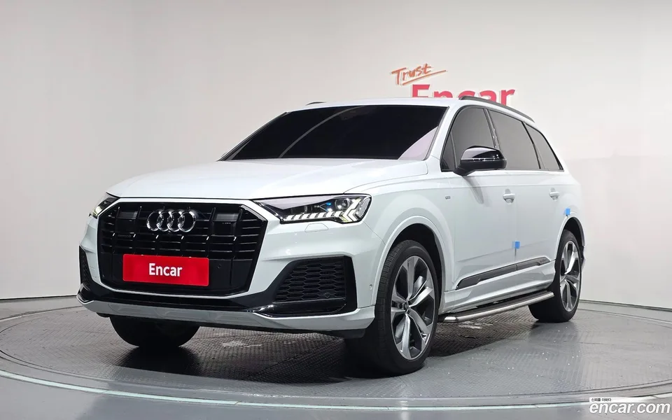 Audi Q7 (4M) 55 TFSI 2022 — photo 1, buy with delivery to Moscow