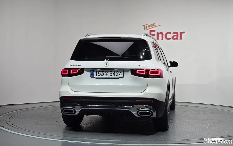 Mercedes-Benz GLB-Class GLB250 4MATIC 2023 — thumbnail 4