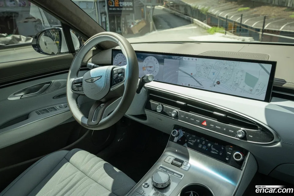 Genesis GV70 2.5T 2WD 2024 — thumbnail 3