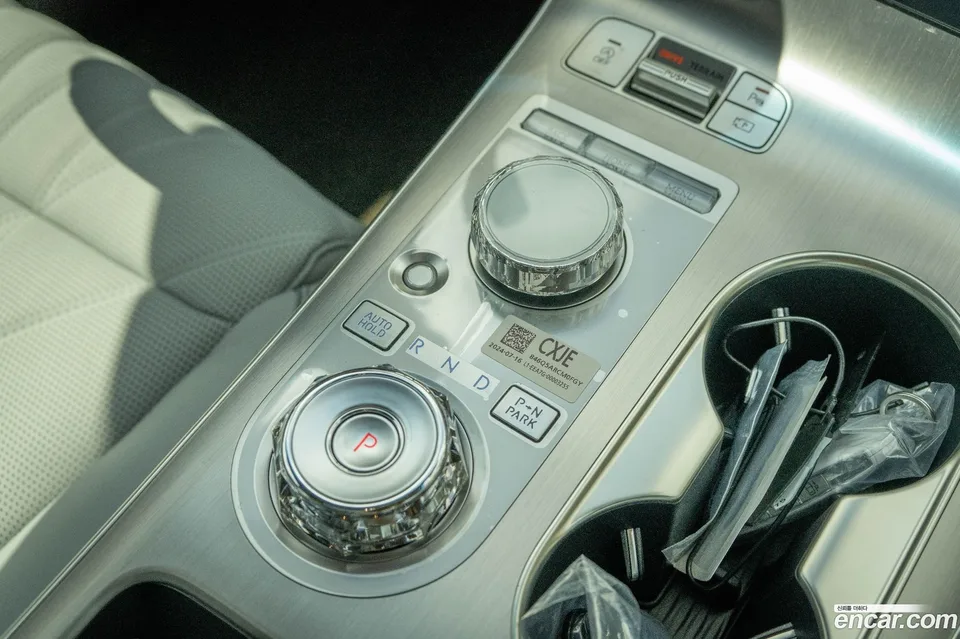Genesis GV70 2.5T 2WD 2024 — thumbnail 4