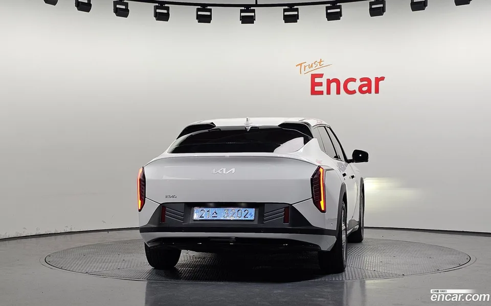 Kia EV4 2WD 2025 — thumbnail 4