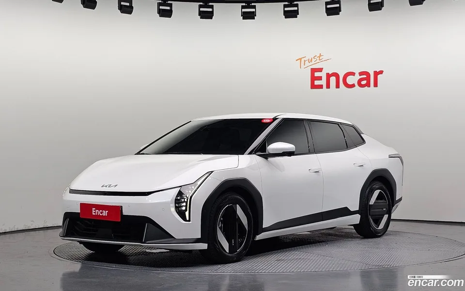 Kia EV4 2WD 2025 — photo 1, buy with delivery to Moscow