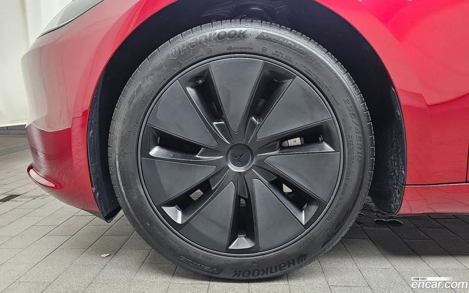 Tesla Model 3 AWD 2024 — thumbnail 2