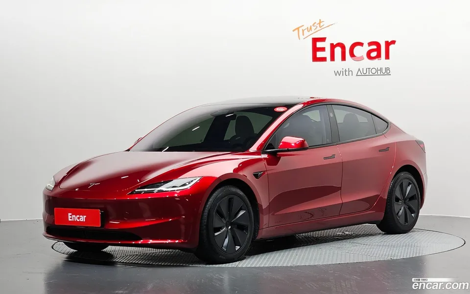Tesla Model 3 AWD 2024 — photo 1, buy with delivery to Moscow