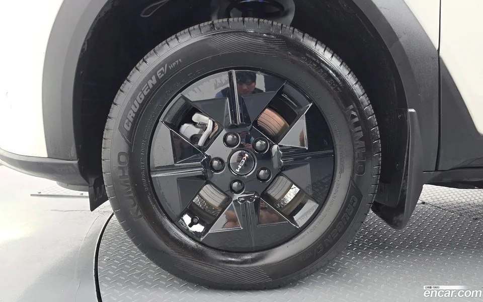 KG Mobility Musso EV AWD 2025 — thumbnail 2