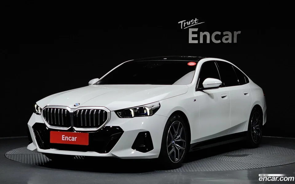 BMW 5 Series 523d M 2025 — photo 1, buy with delivery to Moscow