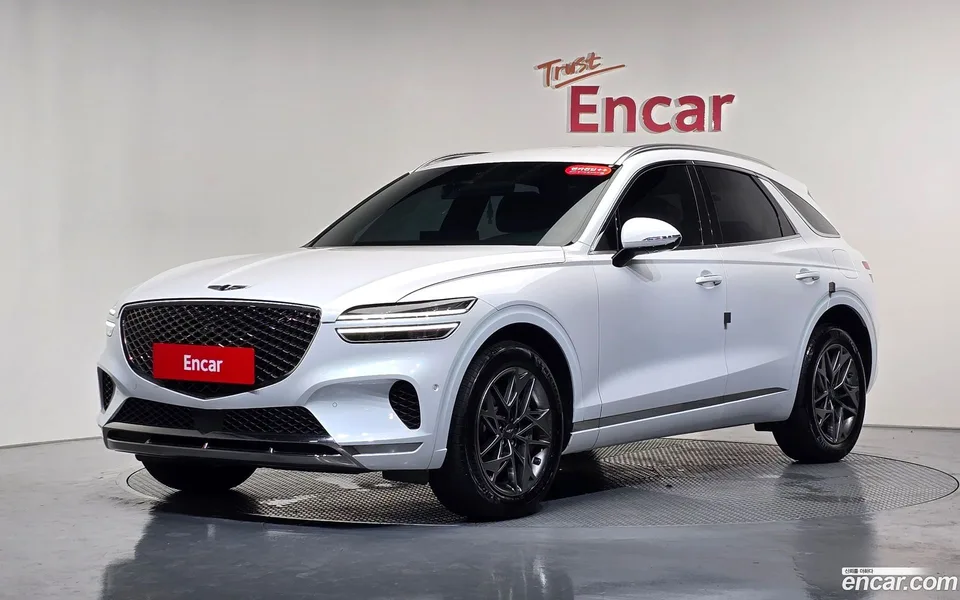 Genesis GV70 2.5T 2WD 2023 — photo 1, buy with delivery to Moscow
