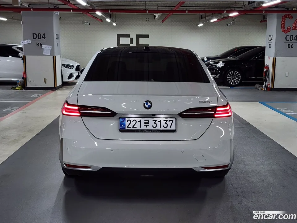 BMW 5 Series 520i 2025 — миниатюра 4
