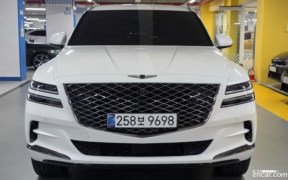 Genesis GV80 2.5T AWD 2023 — photo 1, buy with delivery to Moscow