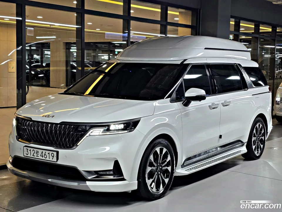 Kia Carnival 9 2022 — photo 1, buy with delivery to Moscow