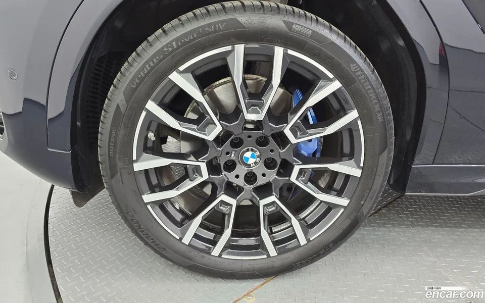 BMW X6 xDrive40i M 2025 — thumbnail 2