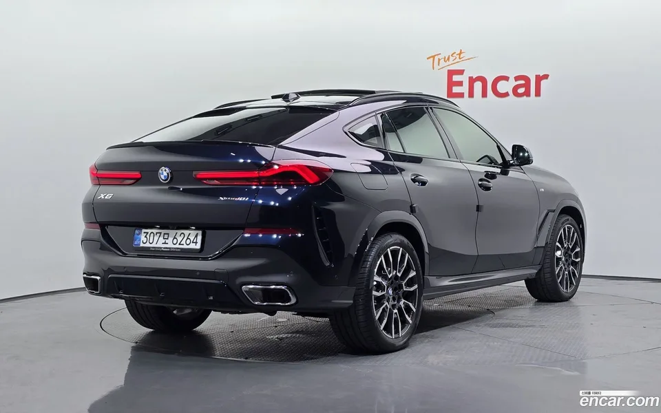 BMW X6 xDrive40i M 2025 — photo 1, buy with delivery to Moscow
