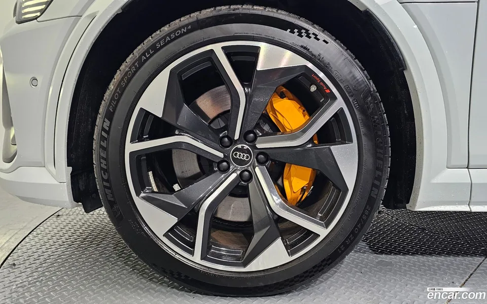 Audi e-tron S 2023 — thumbnail 5