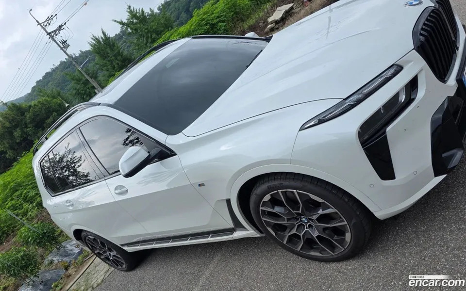 BMW X7 xDrive 40i M 6 2026 — фото 1, купить с доставкой в Москву