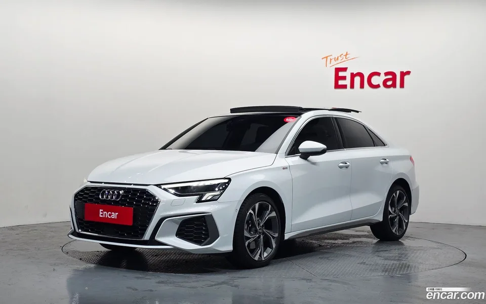 Audi A3 (8Y) 40 TFSI 2023 — photo 1, buy with delivery to Moscow