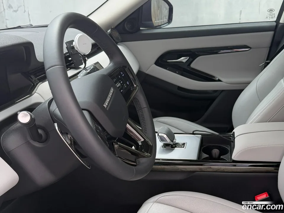 Land Rover Range Rover Evoque P250 S 2024 — миниатюра 5