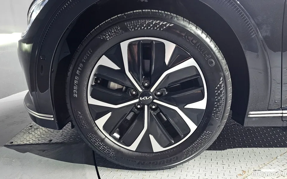 Kia EV6 2023 — thumbnail 5