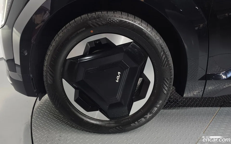 Kia EV9 4WD 2024 — thumbnail 2