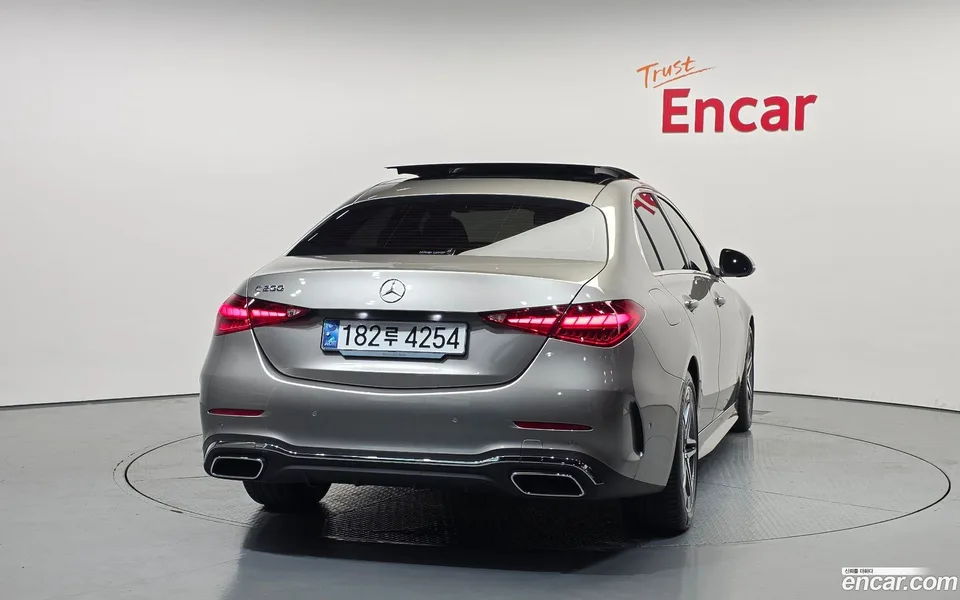 Mercedes-Benz C-Class C200 AMG Line 2024 — thumbnail 4