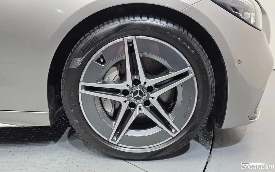 Mercedes-Benz C-Class C200 AMG Line 2024 — thumbnail 5