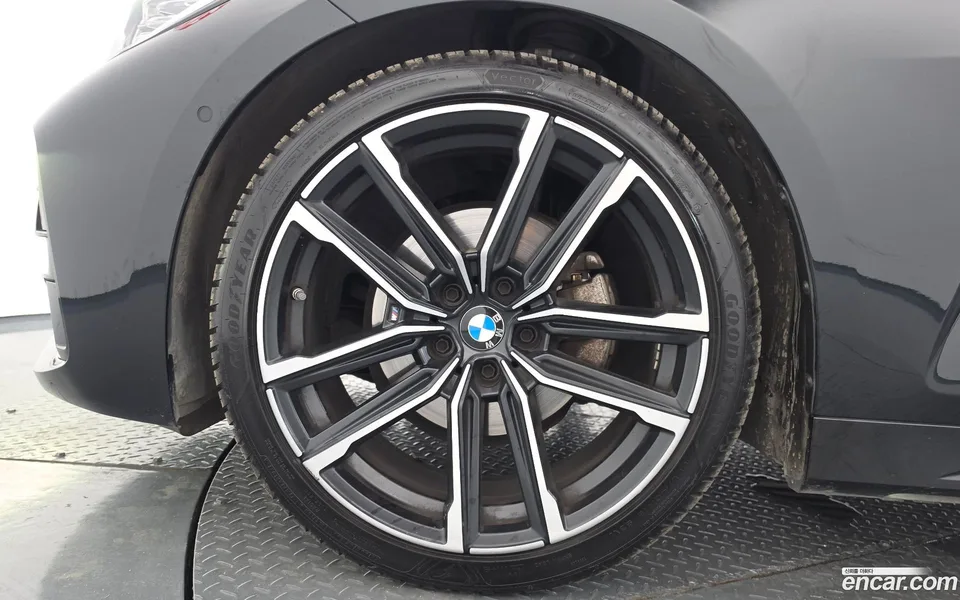 BMW 4 Series 420i M 2023 — миниатюра 5