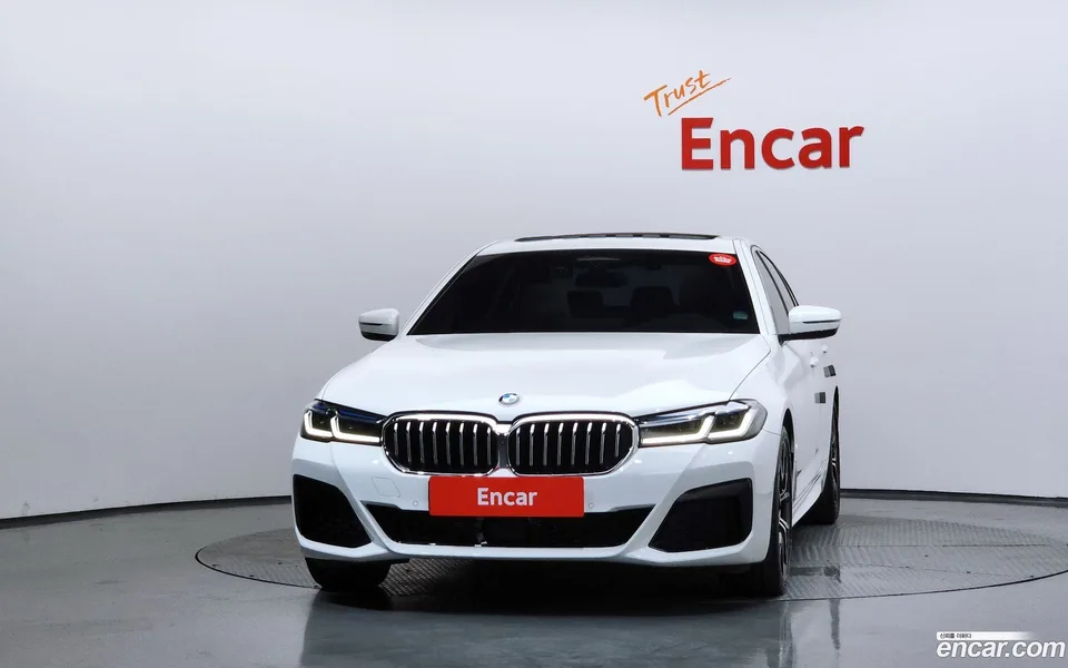 BMW 5 Series 530i xDrive M 2023 — миниатюра 3
