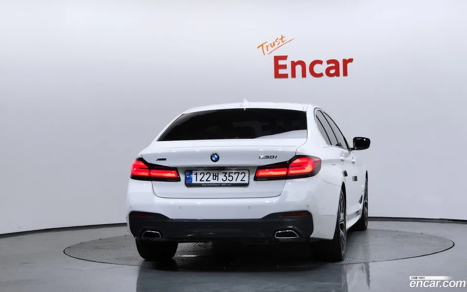 BMW 5 Series 530i xDrive M 2023 — миниатюра 4