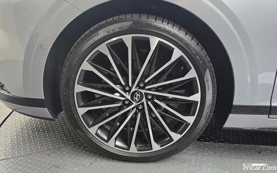 Hyundai Grandeur Hybrid 2024 — thumbnail 2