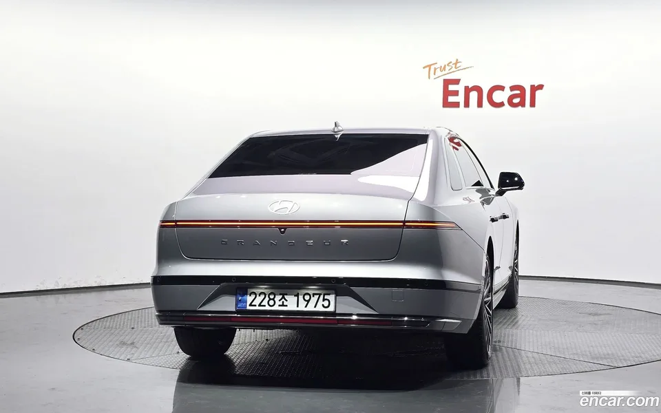 Hyundai Grandeur Hybrid 2024 — thumbnail 4