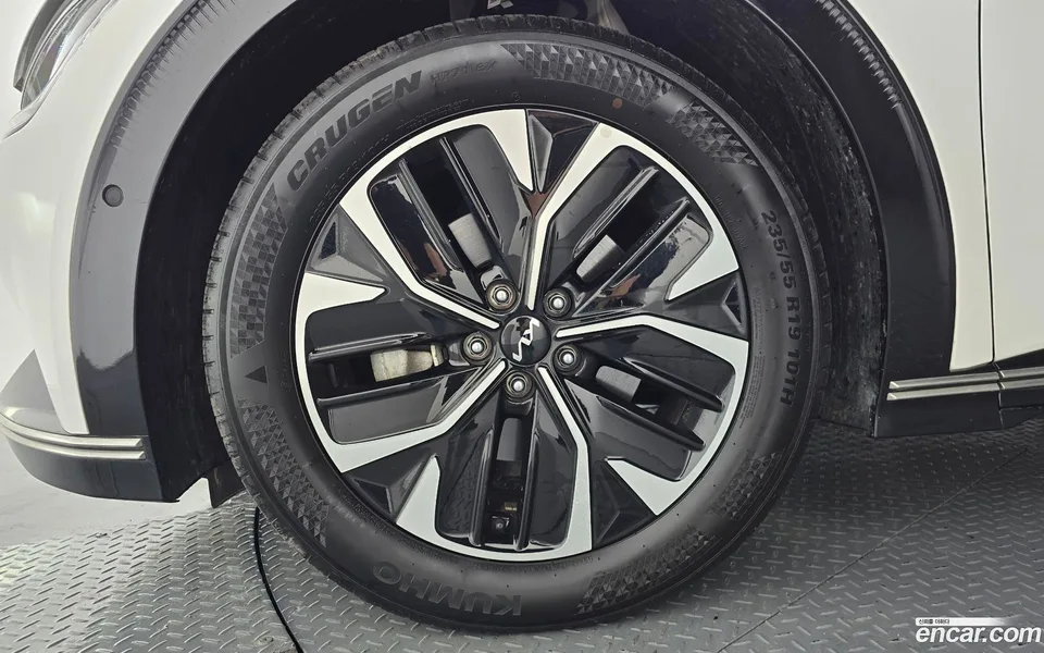 Kia EV6 2023 — thumbnail 2